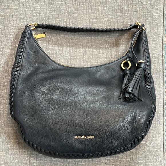 Michael Kors Black Lauryn Leather Shoulder Bag - Picture 6 of 10